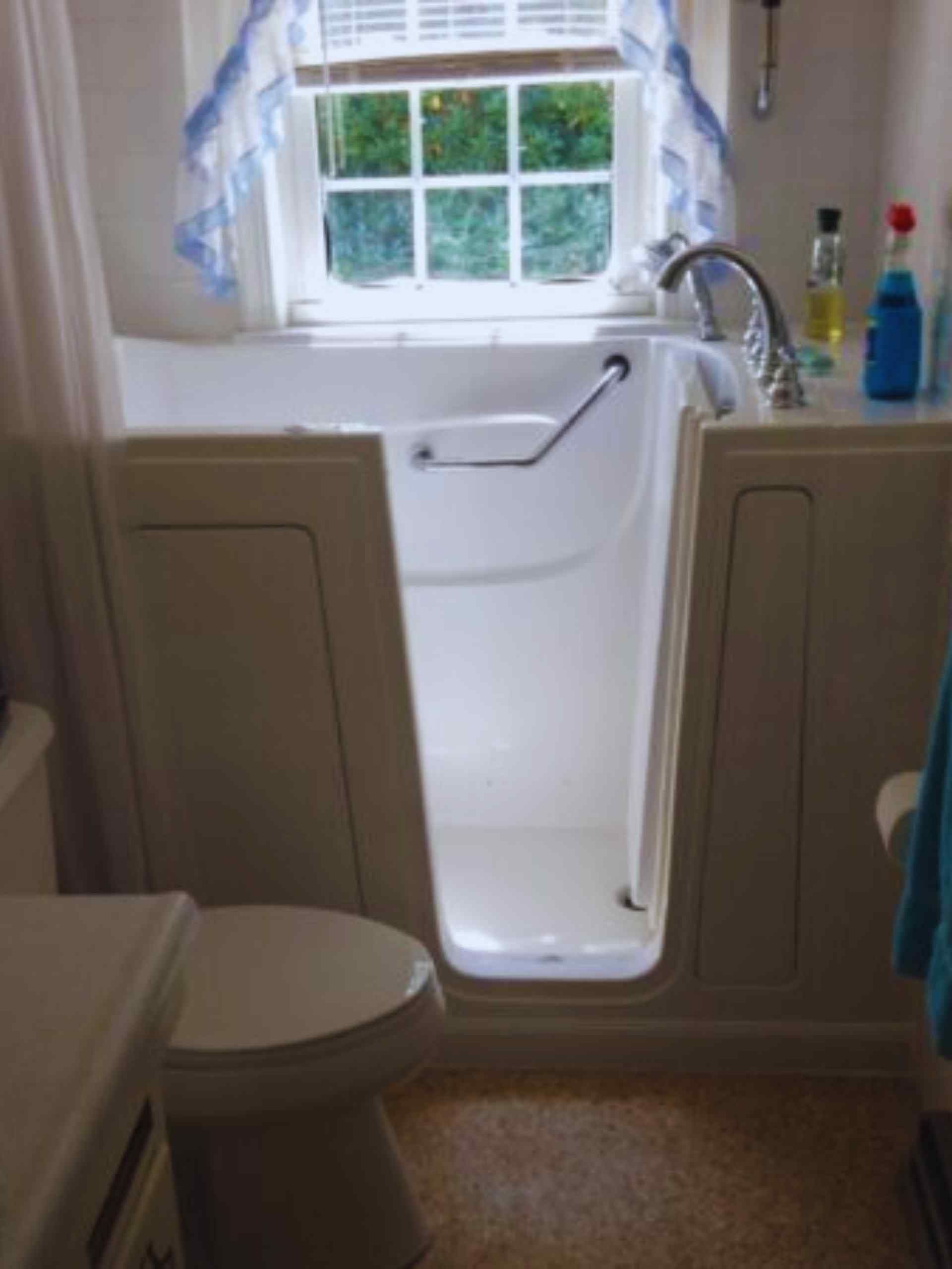 bath tub with seat​ lift